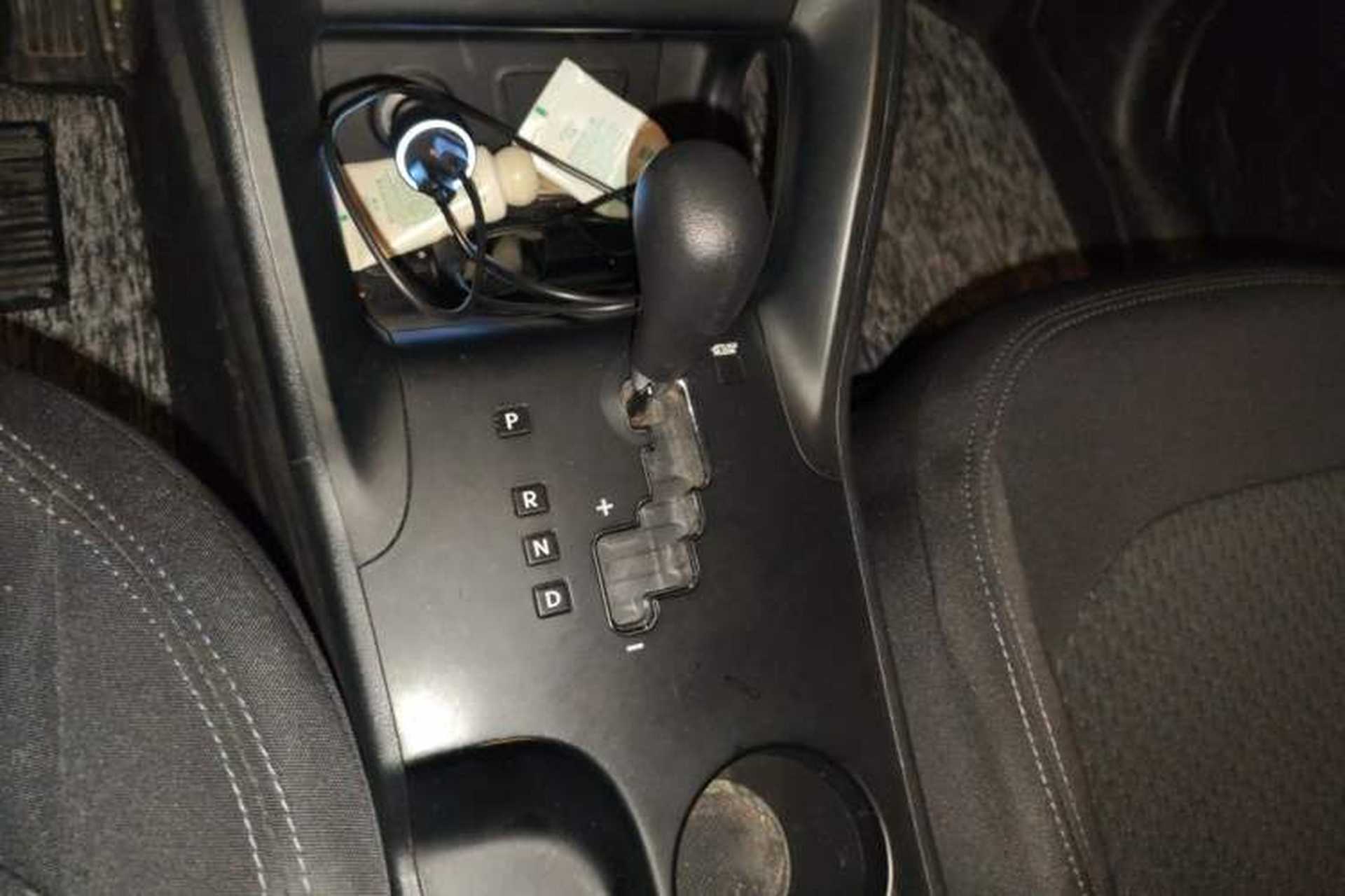 Used Hyundai ix35 2015 2.0L Automatic 2WD Comfort Edition China IV Standard Gear Lever