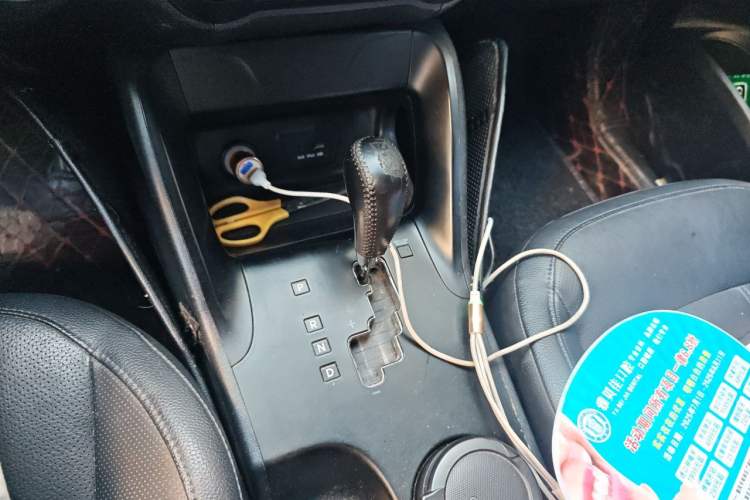 Used Hyundai ix35 2015 2.0L Automatic 2WD Smart Type China IV Gear Lever