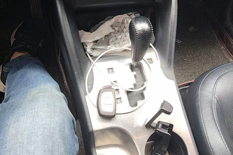 Used Hyundai ix35 2015 2.0L Automatic 2WD Smart Type China IV Gear Lever