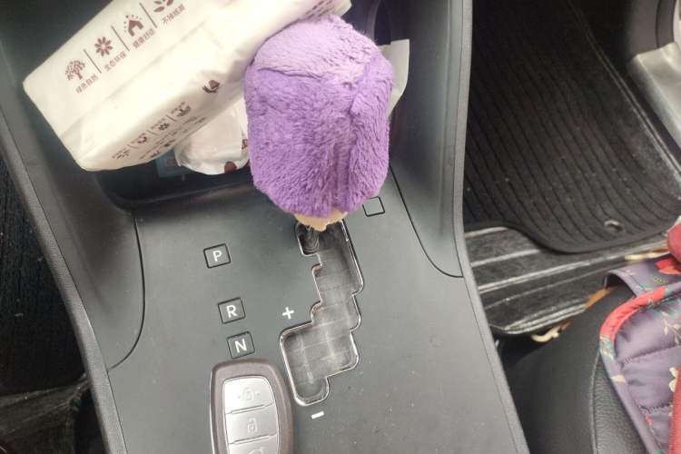 Used Hyundai ix35 2015 2.0L Automatic 2WD Smart Type China IV Gear Lever