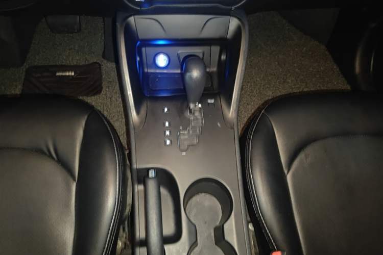 Used Hyundai ix35 2015 2.0L Automatic 2WD Comfort Edition China V Standard Gear Lever