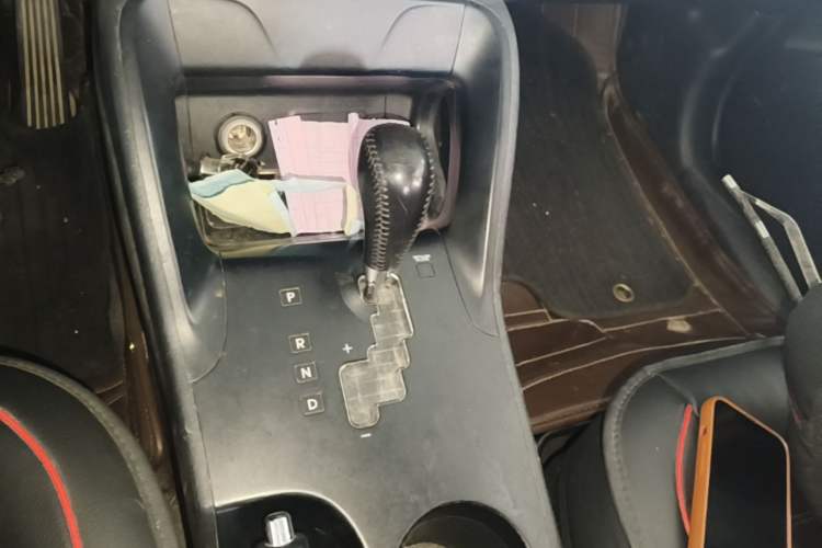 Used Hyundai ix35 2015 2.0L Automatic 2WD Smart Type China IV Gear Lever