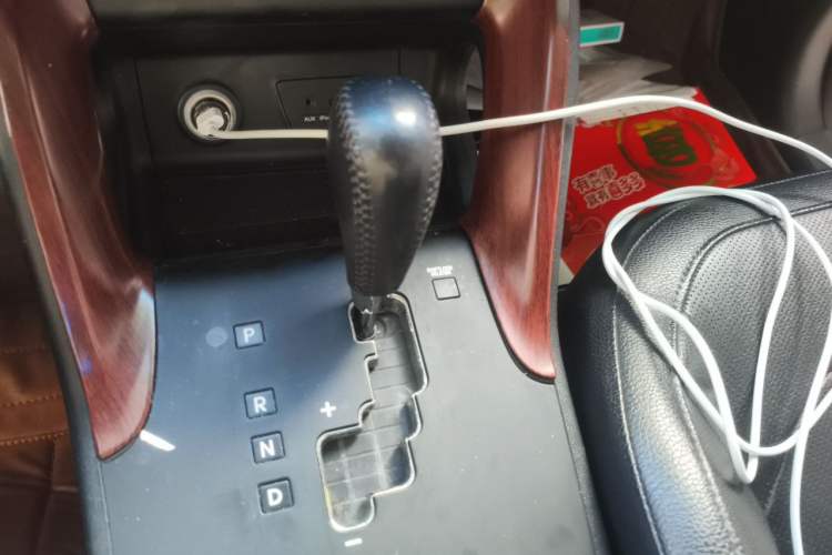 Used Hyundai ix35 2015 2.0L Automatic 2WD Smart Type China IV Gear Lever