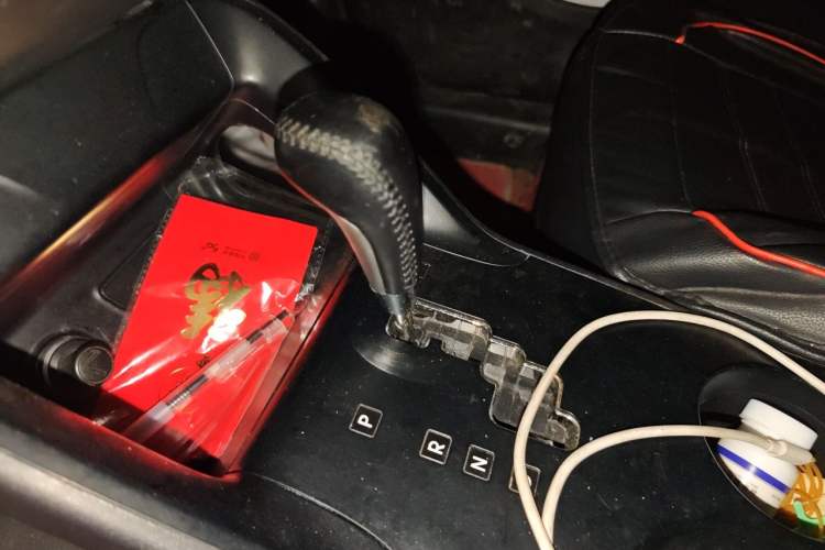 Used Hyundai ix35 2015 2.0L Automatic 2WD Smart Type China IV Gear Lever