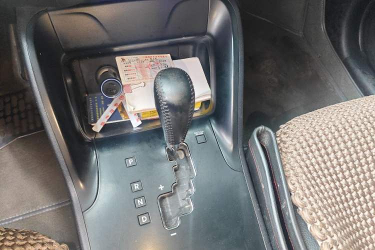 Used Hyundai ix35 2015 2.0L Automatic 2WD Smart Type China IV Gear Lever