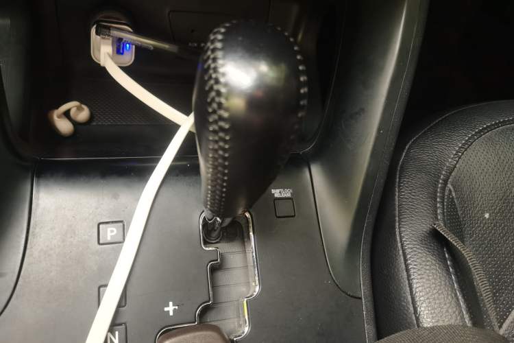 Used Hyundai ix35 2015 2.0L Automatic 2WD Smart Type China IV Gear Lever