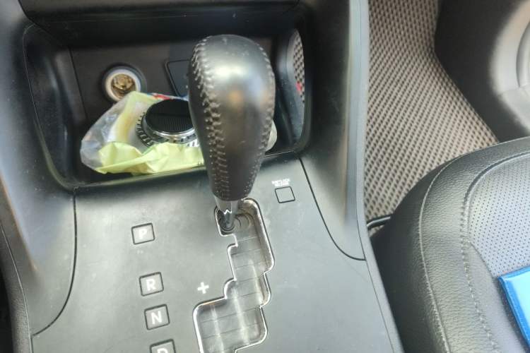 Used Hyundai ix35 2015 2.0L Automatic 2WD Smart Type China IV Gear Lever