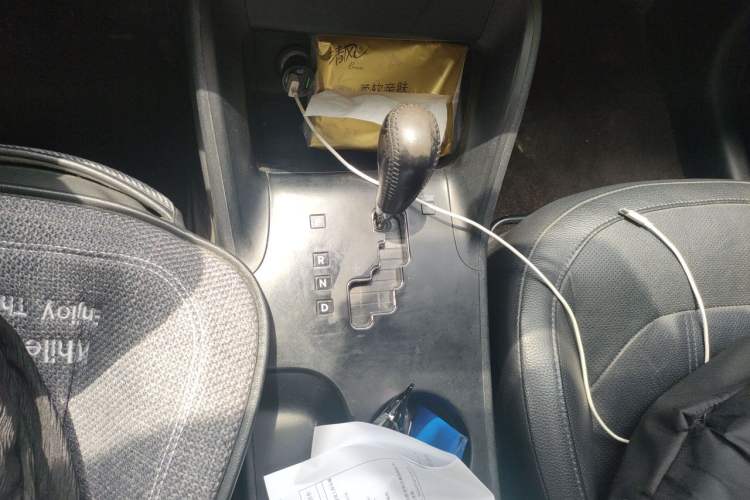 Used Hyundai ix35 2015 2.0L Automatic 2WD Smart Type China IV Gear Lever