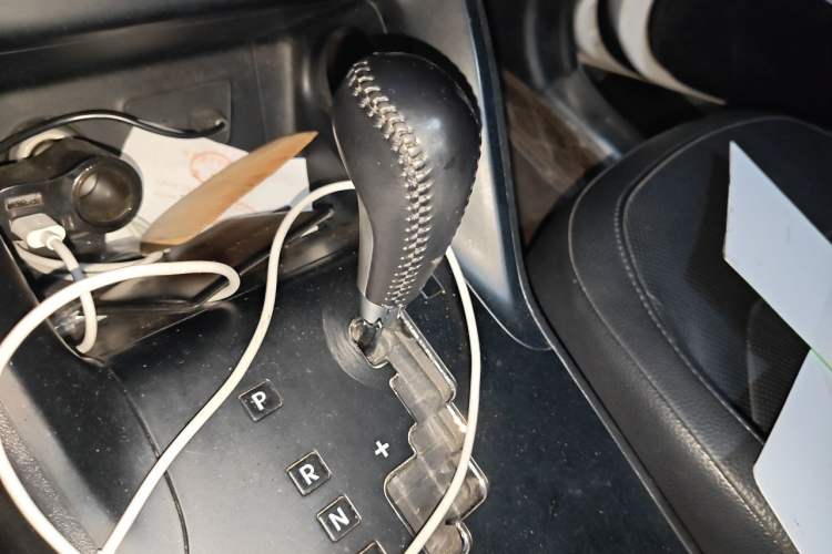 Used Hyundai ix35 2015 2.0L Automatic 2WD Smart Type China IV Gear Lever