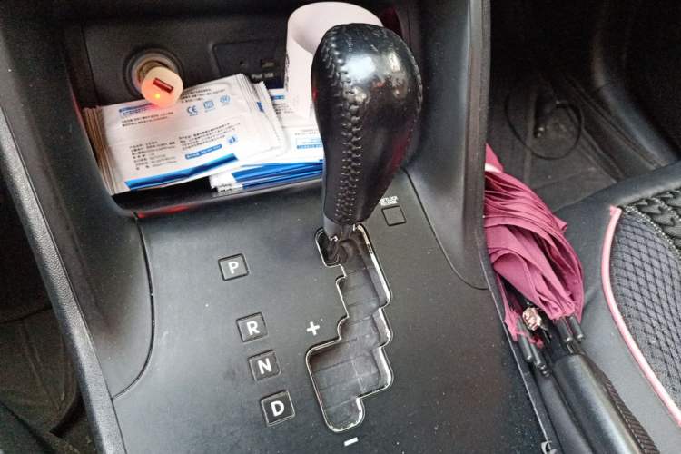 Used Hyundai ix35 2015 2.0L Automatic 2WD Smart Version China V Standard Gear Lever
