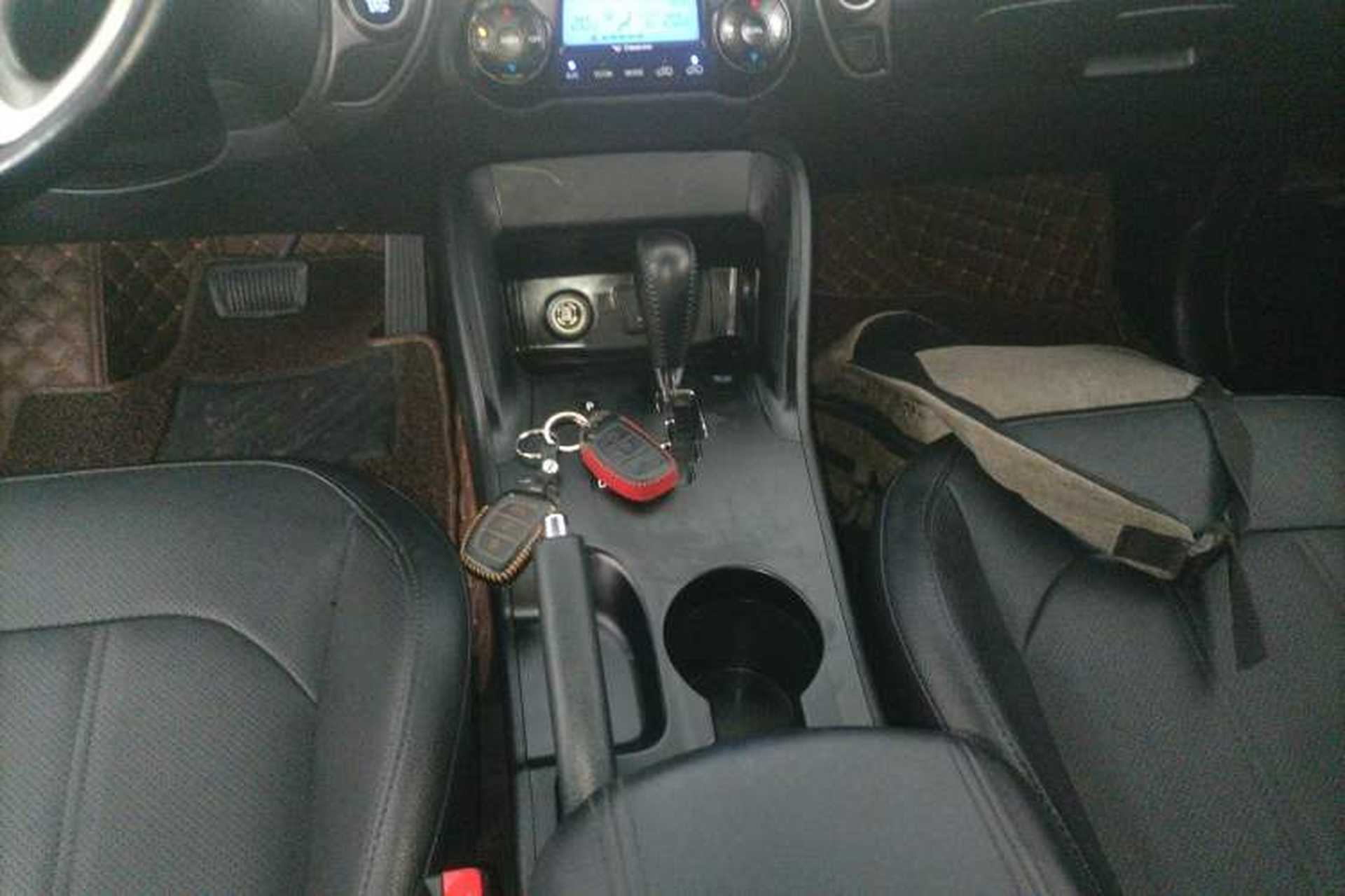 Used Hyundai ix35 2015 2.0L Automatic 2WD Smart Type China IV Gear Lever