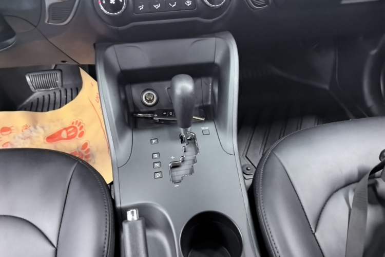 Used Hyundai ix35 2015 2.0L Automatic 2WD Comfort Edition China V Standard Gear Lever