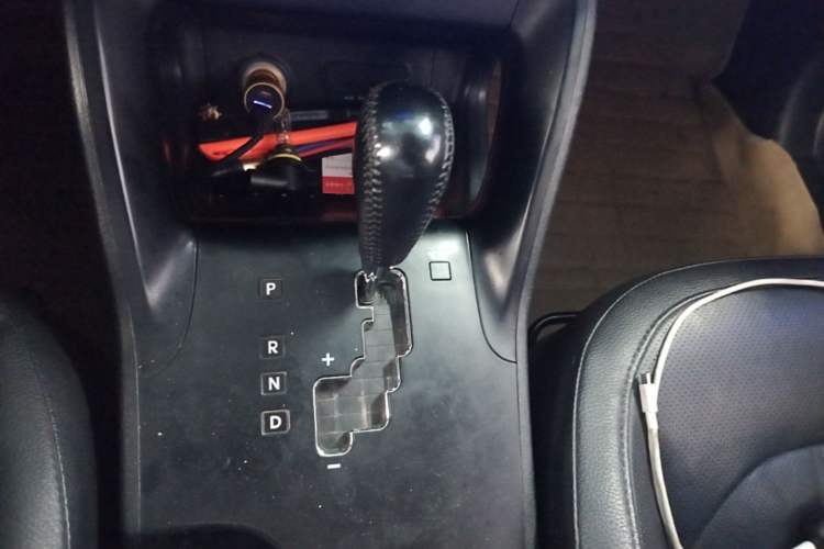 Used Hyundai ix35 2015 2.0L Automatic 2WD Smart Type China IV Gear Lever