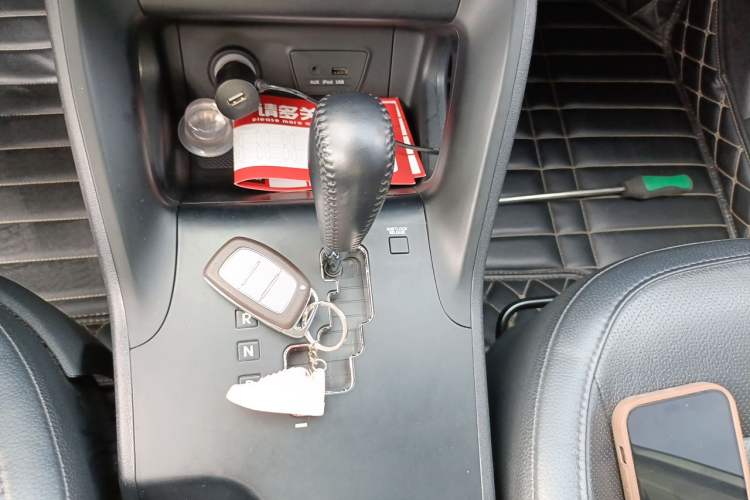 Used Hyundai ix35 2015 2.0L Automatic Two-Wheel Drive Leading Trim China IV Standard Gear Lever
