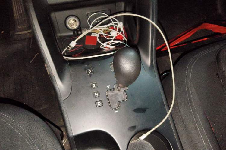 Used Hyundai ix35 2015 2.0L Automatic 2WD Comfort Edition China IV Standard Gear Lever