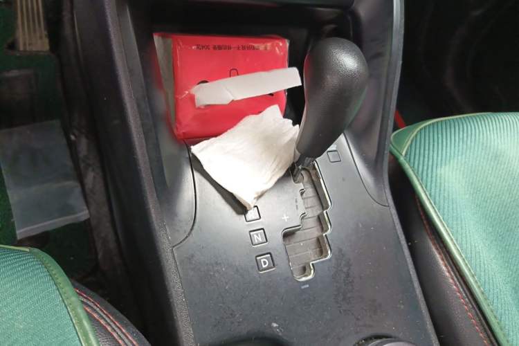 Used Hyundai ix35 2015 2.0L Automatic 2WD Comfort Edition China IV Standard Gear Lever