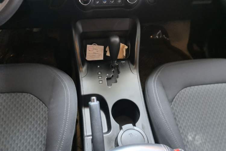 Used Hyundai ix35 2015 2.0L Automatic 2WD Comfort Edition China V Standard Gear Lever