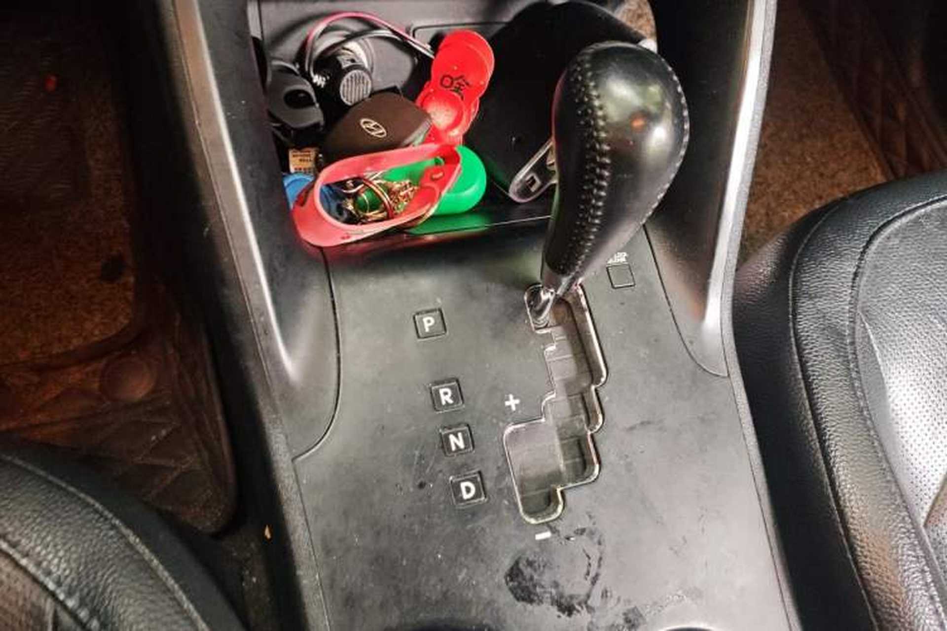 Used Hyundai ix35 2015 2.0L Automatic 2WD Smart Type China IV Gear Lever
