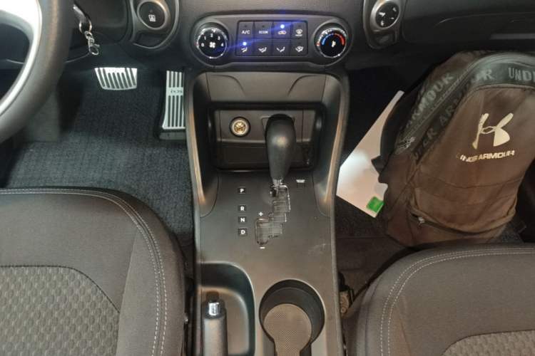 Used Hyundai ix35 2015 2.0L Automatic 2WD Comfort Edition China V Standard Gear Lever