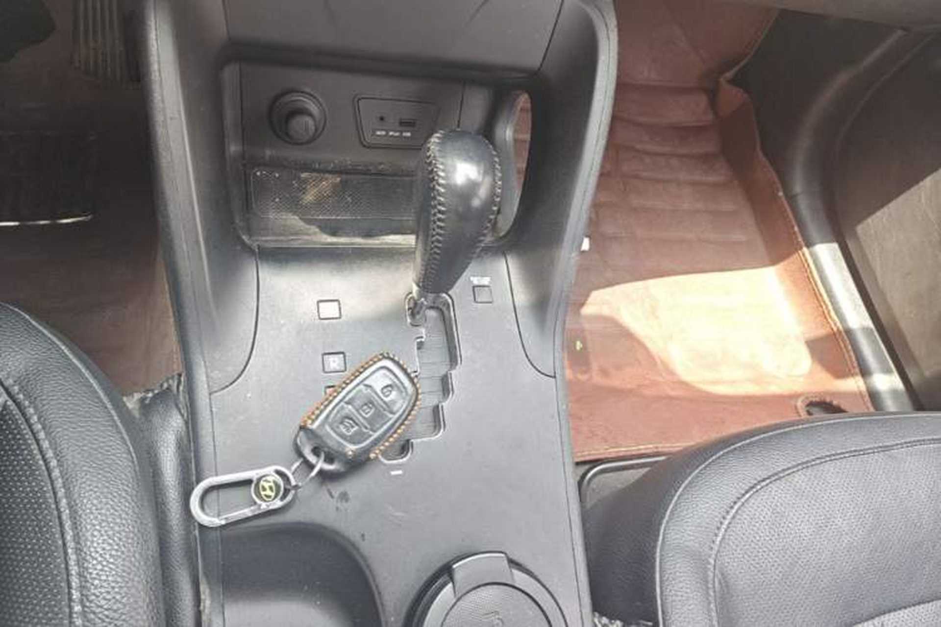 Used Hyundai ix35 2015 2.0L Automatic 2WD Smart Version China V Standard Gear Lever
