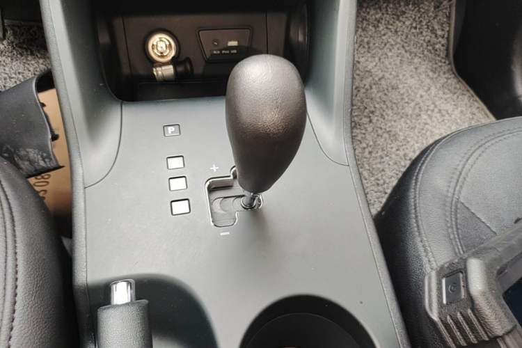 Used Hyundai ix35 2015 2.0L Automatic 2WD Comfort Edition China V Standard Gear Lever