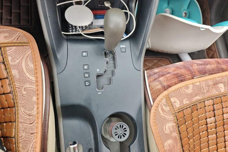 Used Hyundai ix35 2015 2.0L Automatic 2WD Comfort Edition China IV Standard Gear Lever