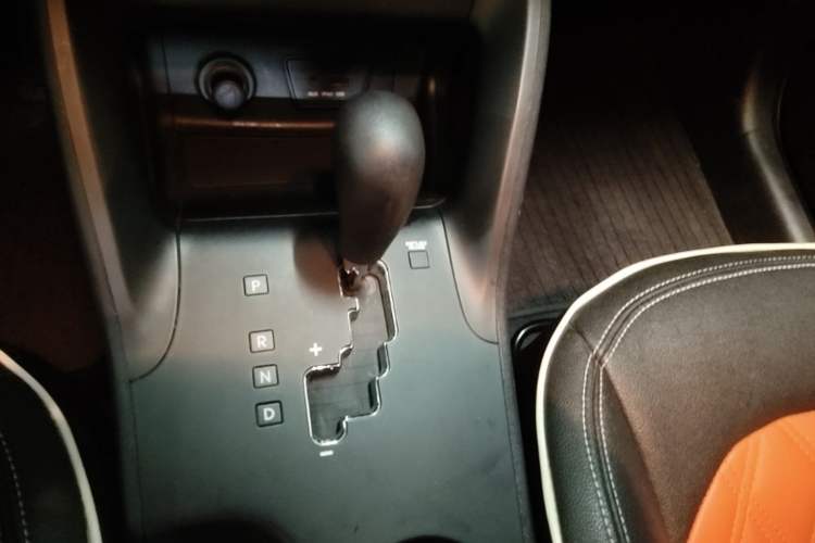 Used Hyundai ix35 2015 2.0L Automatic 2WD Comfort Edition China V Standard Gear Lever