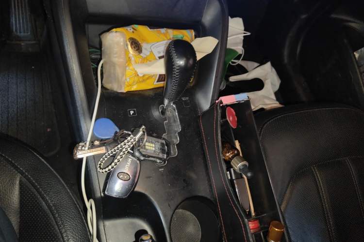 Used Hyundai ix35 2015 2.0L Automatic 2WD Smart Type China IV Gear Lever