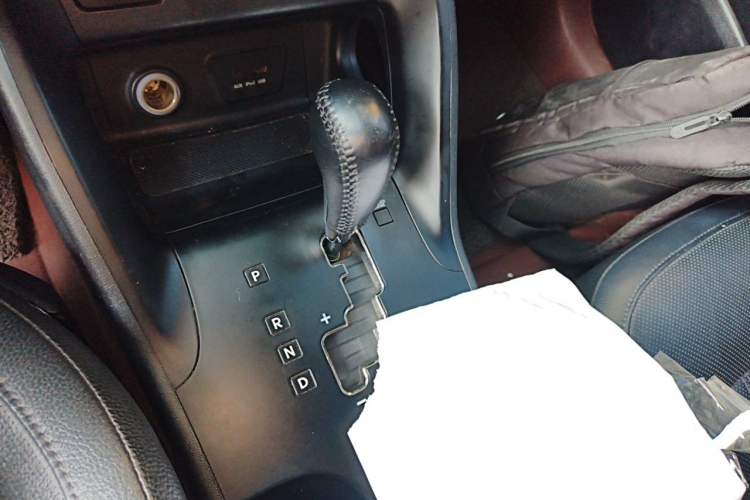 Used Hyundai ix35 2015 2.0L Automatic 2WD Smart Type China IV Gear Lever