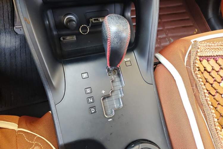 Used Hyundai ix35 2015 2.0L Automatic 2WD Smart Type China IV Gear Lever
