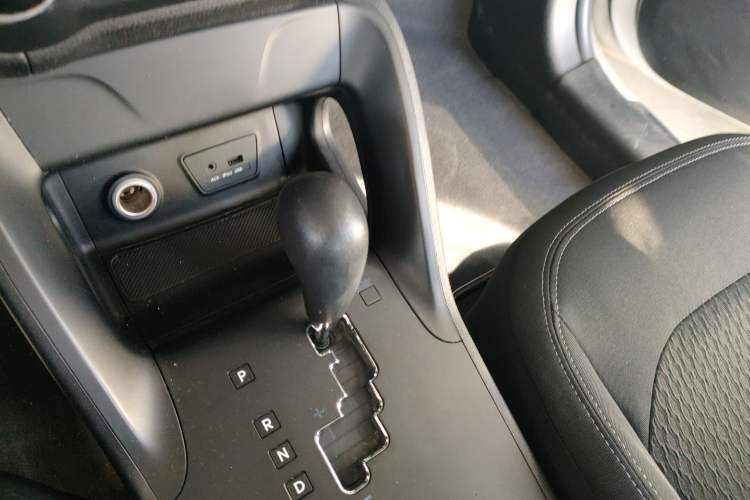 Used Hyundai ix35 2015 2.0L Automatic 2WD Comfort Edition China V Standard Gear Lever