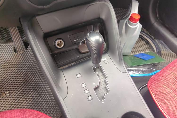 Used Hyundai ix35 2015 2.0L Automatic 2WD Smart Version China V Standard Gear Lever