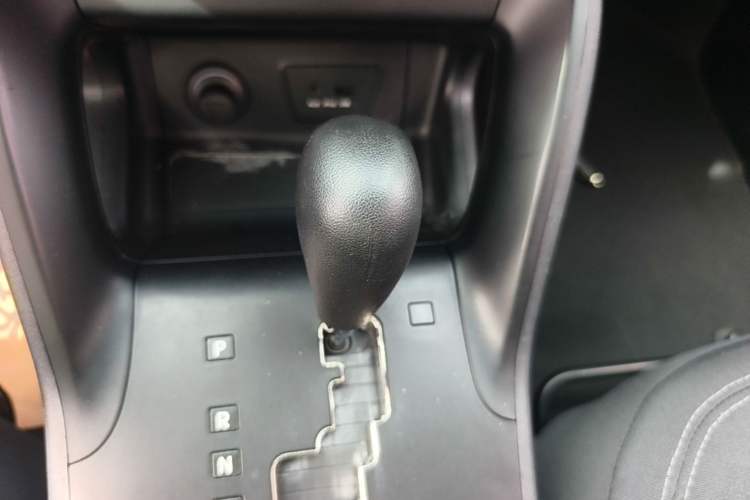 Used Hyundai ix35 2015 2.0L Automatic 2WD Comfort Edition China V Standard Gear Lever