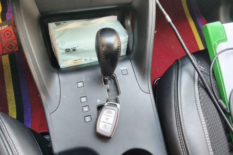 Used Hyundai ix35 2015 2.0L Automatic 2WD Smart Type China IV Gear Lever