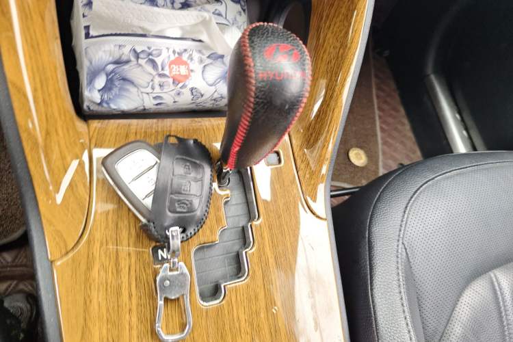 Used Hyundai ix35 2015 2.0L Automatic 2WD Smart Type China IV Gear Lever