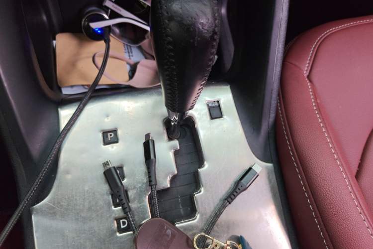 Used Hyundai ix35 2015 2.0L Automatic 2WD Smart Version China V Standard Gear Lever