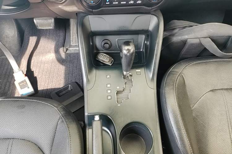 Used Hyundai ix35 2015 2.0L Automatic 2WD Smart Version China V Standard Gear Lever