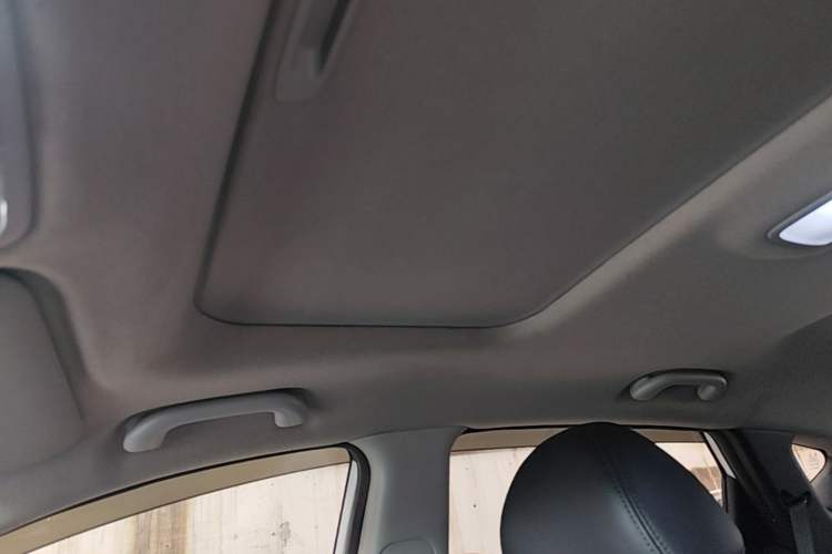Used Hyundai ix35 2015 2.0L Automatic 2WD Smart Version China V Standard Headliner