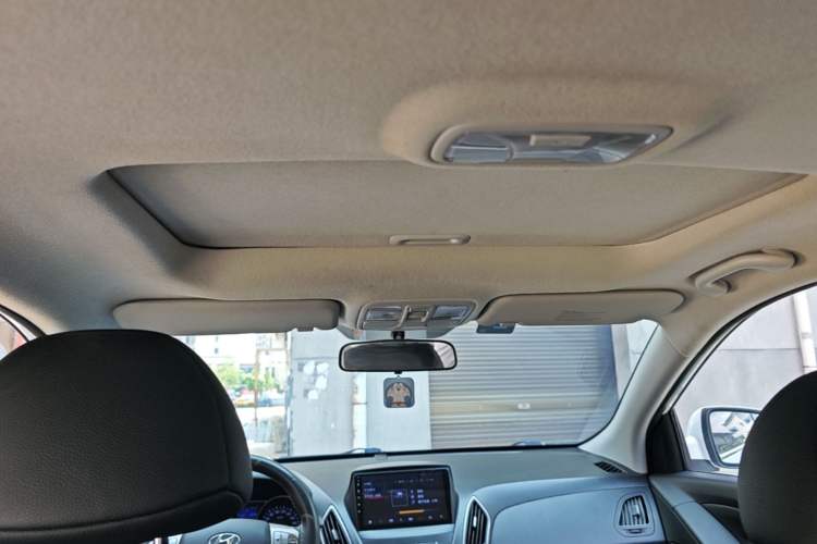 Used Hyundai ix35 2015 2.0L Automatic 2WD Smart Type China IV Headliner