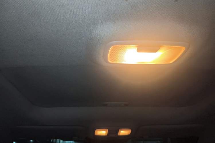 Used Hyundai ix35 2015 2.0L Automatic 2WD Smart Type China IV Headliner