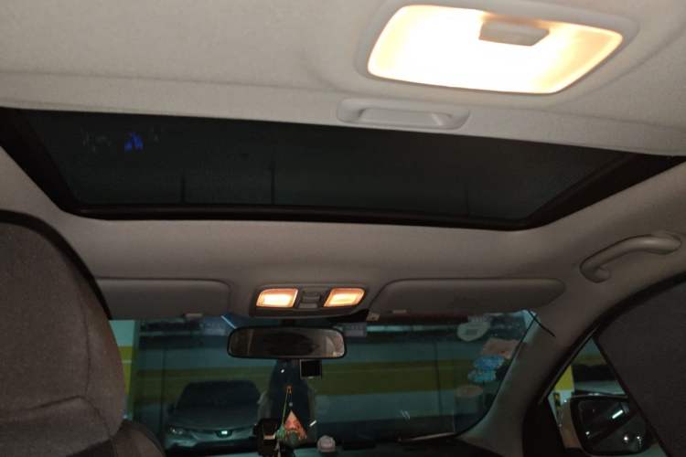 Used Hyundai ix35 2015 2.0L Automatic 2WD Comfort Edition China IV Standard Headliner