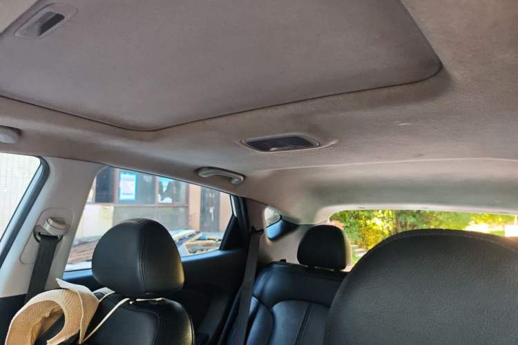 Used Hyundai ix35 2015 2.0L Automatic 2WD Smart Type China IV Headliner