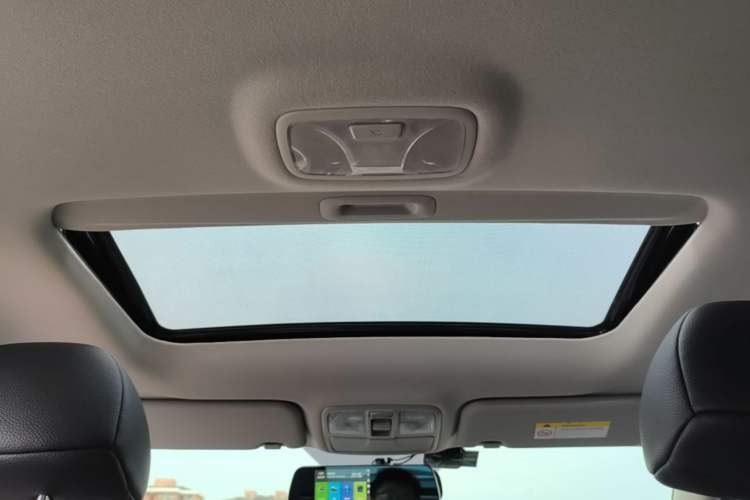 Used Hyundai ix35 2015 2.0L Automatic 2WD Smart Version China V Standard Headliner