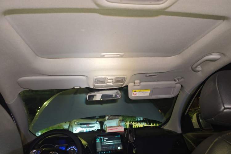 Used Hyundai ix35 2015 2.0L Automatic 2WD Smart Version China V Standard Headliner