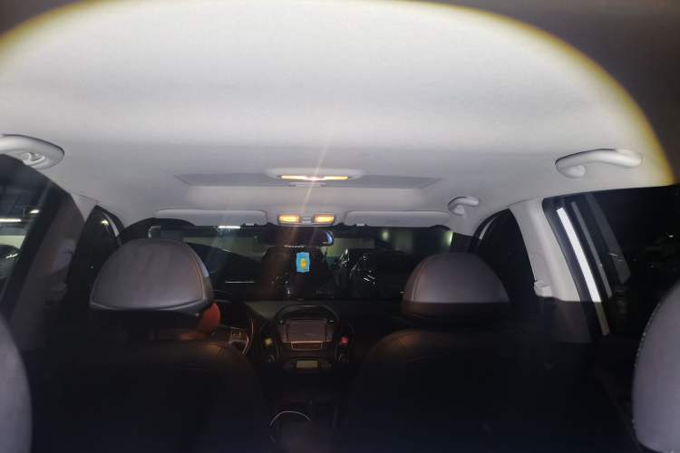 Used Hyundai ix35 2015 2.0L Automatic 2WD Smart Version China V Standard Headliner