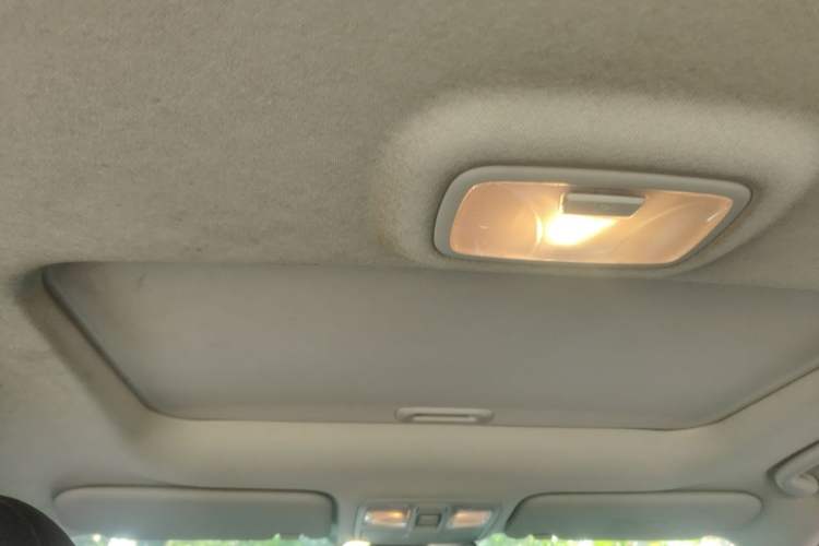 Used Hyundai ix35 2015 2.0L Automatic 2WD Smart Type China IV Headliner