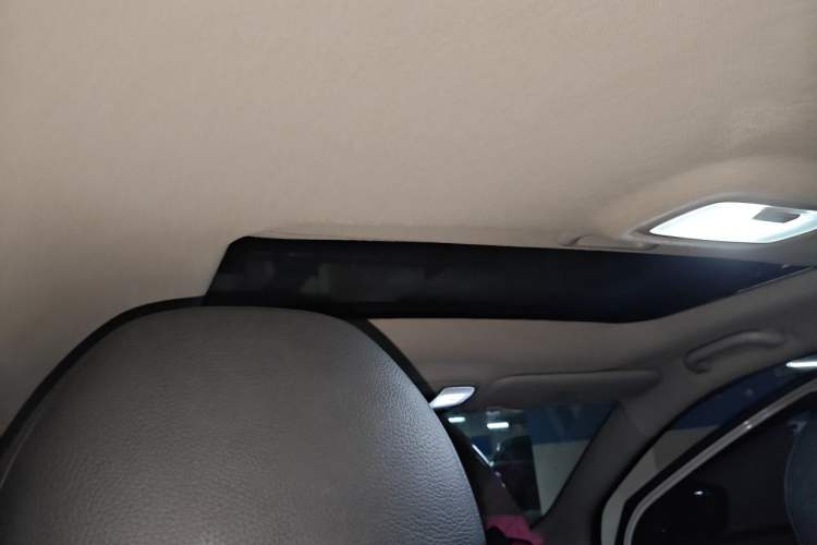 Used Hyundai ix35 2015 2.0L Automatic 2WD Smart Type China IV Headliner