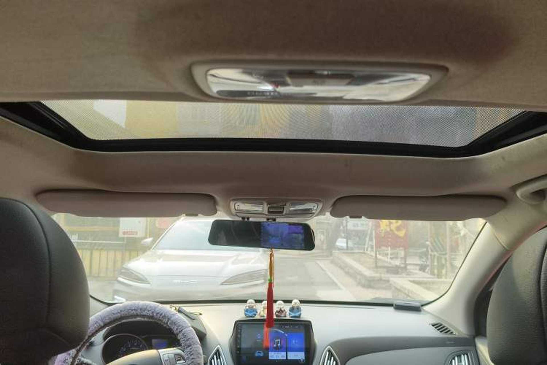 Used Hyundai ix35 2015 2.0L Automatic 2WD Smart Type China IV Headliner