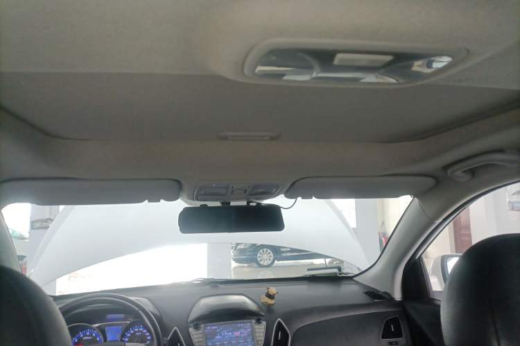 Used Hyundai ix35 2015 2.0L Automatic 2WD Smart Type China IV Headliner