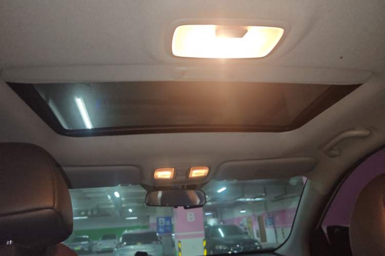 Used Hyundai ix35 2015 2.0L Automatic 2WD Smart Version China V Standard Headliner